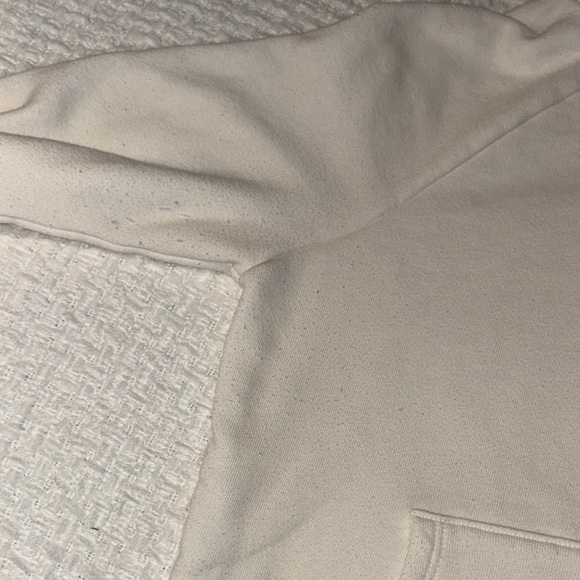 Gently Loved Peloton Off-White Pullover with Pink Details - Picture 4 of 7